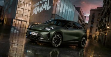 Яскравий і недорогий: в Іспанії дебютував молодіжний електромобіль за 26 000 євро (відео)