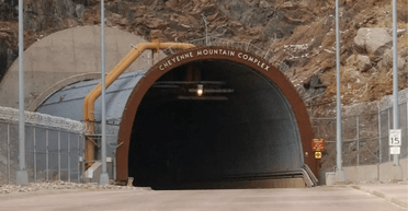 Ексчиновниця заявила, що у США під землею побудовано секретні міста: навіщо вони потрібні