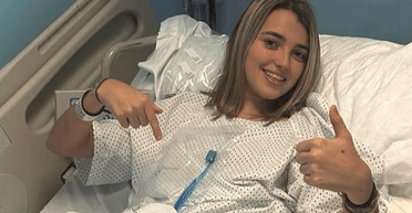 Начала задыхаться: женщина подавилась едой, а затем проглотила зубную щетку (фото)