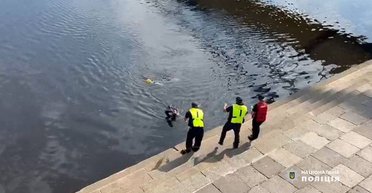 В Киеве оборвался трос аттракциона: на дне Днепра нашли тело погибшего парня (фото)