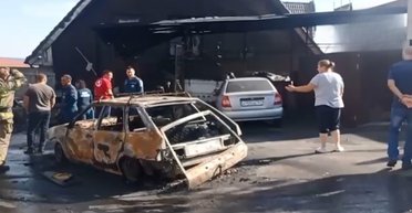 Напуганные и обеспокоенные: в Таганроге дрон "Иноходец" врезался в склад рядом с авиабазой (видео)