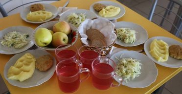 Никакого Клопотенко: повариха в школе рассказала, чем на самом деле кормят детей (фото)