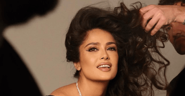 Наполовину ліванка Сальма Хаєк у розкішних сукнях позувала для Vogue Arabia (фото)