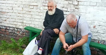 Вынес в пакете: в Хмельницком священник УПЦ МП скрыл почти 2 млн гривен (фото)