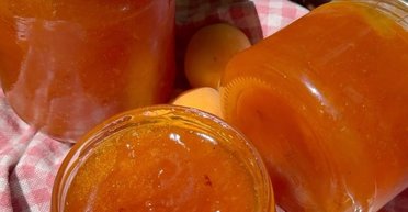 Абрикосове варення особливим способом: рецепт ароматних ласощів на зиму
