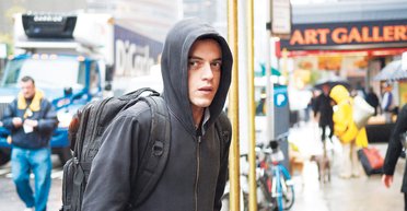 Мир через колено. Лучшие сериалы октября