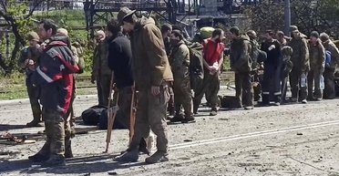 Родным украинских пленных выплачивают по 100 тысяч гривен: что стоит знать о помощи