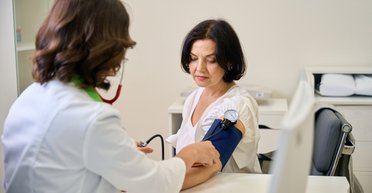 Как снизить уровень стресса в зимний период: советы врача-кардиолога