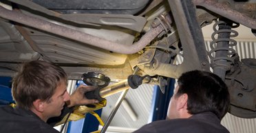 Механики назвали бюджетные авто, разоряющие владельцев: самые затратные модели (фото)