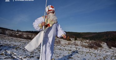 Святий Миколай на кордоні: у пункті пропуску на Львівщині відкрилася казкова резиденція (фото)