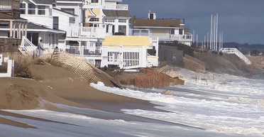 "Катастрофа": жителі витратили $600 тисяч на захисні дамби, які зруйнував один шторм