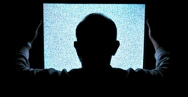 Глухой угол. Как бы не забыть выключить русский телевизор