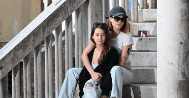 Кара Делевінь відзначила другу річницю романтичних стосунків зі своєю дівчиною (фото, відео)