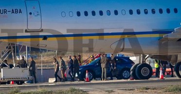 Президент Зеленський прилетів на саміт в Іспанію: про що говоритимуть (фото)