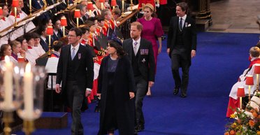 Меган Маркл та принц Гаррі остаточно посварилися з Беатріс та Євгенією