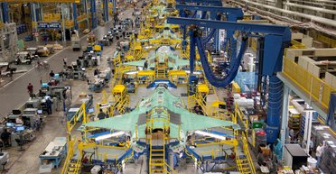 Мировые производители оружия увеличивают доходы благодаря военной помощи Украине, — Reuters