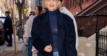 Дженніфер Лопес вийшла на вулицю в "брудних" джинсах (фото)