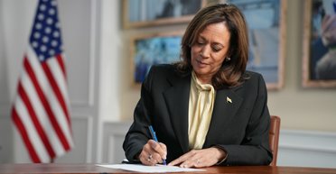 Не даст закончить войну на условиях России: Кремль опасается победы Камалы Харрис, — WP