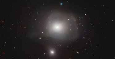 Незвичайна галактика-хижак готується до нового нападу: що з'ясували астрономи (фото)