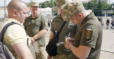 Штраф или тюрьма: адвокаты объяснили, какие существуют наказания за отказ от повестки ТЦК