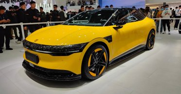 Автопилот и запас хода 870 км: дебютировал недорогой электрокар от Geely и Volvo (фото)