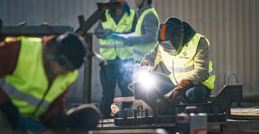 Поход против упрощенцев. Зачем государство штрафует бизнес за работу с частными предпринимателями