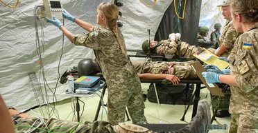 Лікарі втратять бронь та підуть до ЗСУ: які спеціалісти потрібні війську