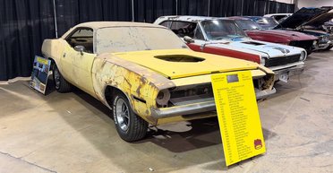 Раритет за полмиллиона: в США обнаружен заброшенным культовый спорткар 70-х (видео)