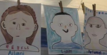 Обожнює малювати страшилки: школяр відзначився на виставці автопортретів (відео)