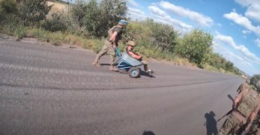 Знадобилося 30 хвилин: бійці ЗСУ провели унікальну операцію "Тачка" з евакуації побатимів (відео)