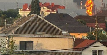 "Минус" 12 НПЗ за две недели: какие нефтеперерабатывающие заводы РФ осталось взорвать (карта)