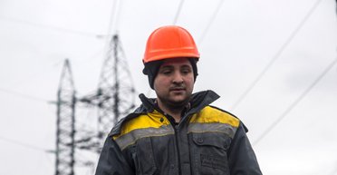 Отключения — по 12 часов в сутки. Что произошло в энергетике и когда украинцам вернут свет