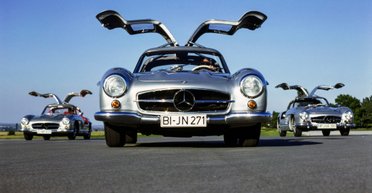 Первый в мире суперкар: самый знаменитый Mercedes отмечает 70-летие (фото)