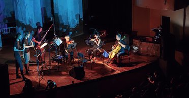 Дом, который построил DZ"OB. Как связать ночных тусовщиков и завсегдатаев академических концертов