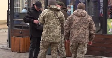 Ухилення від мобілізації: хто, де і за скільки "продавали" в Україні відстрочку (відео)