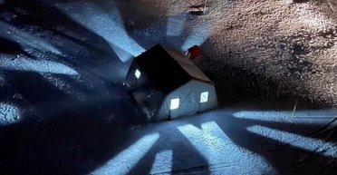 "Жизнь остановилась": как украинцы выживают в самых суровых зимних условиях с начала войны (видео)