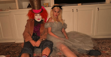 Селена Гомес і Бенні Бланко представили свій перший парний костюм перед Геловіном (фото)