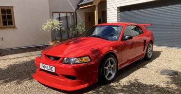 Их выпустили всего 300: обнаружен редкий спорткар Ford 2000 года в новом состоянии (фото)