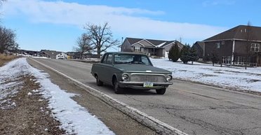 Бюджетне авто 60-х із пробігом понад 700 тис. км поїхало після 30 років простою (відео)