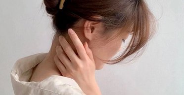 Модні прикраси та аксесуари для волосся 2024: фото і тренди