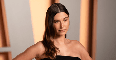 7 зачісок на літо 2025 для волосся середньої довжини (фото)