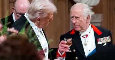 Белый дом во время визита короля Чарльза использует передвижные туалеты: в чем причина