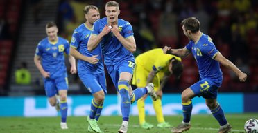 Мог оказаться во Франции, забил исторический гол сборной Украины: кто такой Артем Довбик