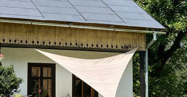 Купили за $10 тысяч: украинская семья сделала из заброшенного дома в селе настоящую сказку (фото)