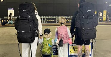 Витрачають лише 2 тисячі гривень на день: сім'я з дітьми поїхала в навколосвітню подорож, продавши все майно