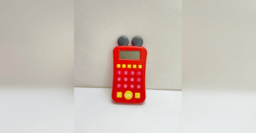 Женщина во время игры с игрушкой ребенка внезапно раскрыла тайну всей своей жизни