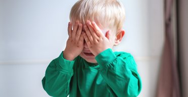 Мама попросила чоловіка одягнути дитину: тепер вона не може перестати сміятися (фото)