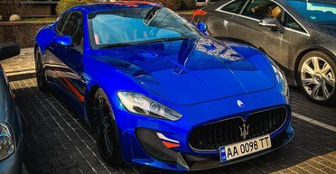 Яркий раритет: в Киеве заметили лимитированный спорткар с двигателем Ferrari (фото)