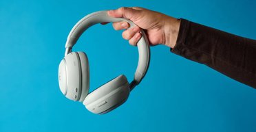 Бюджетна альтернатива AirPods з флагманськими функціями: які навушники радять експерти (фото)