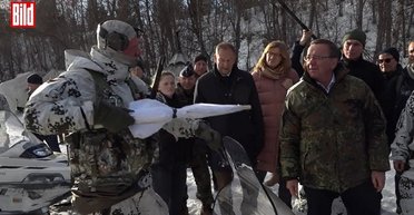 "Удар нижче пояса" для Пісторіуса: у ФРН створили саморобні "парасольки проти Путіна", — BILD